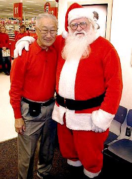 Hung Chee & Santa